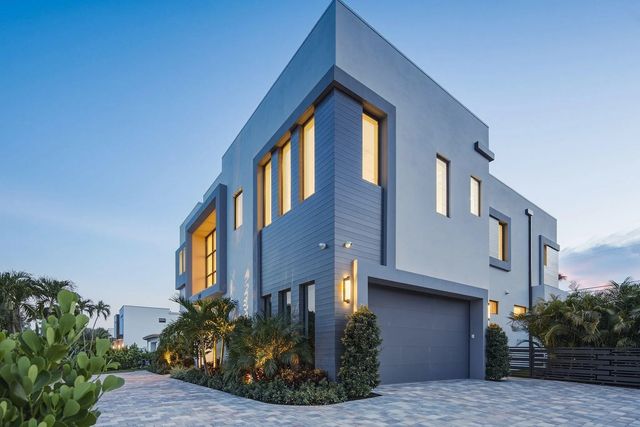 3 of 42 - 399 Ne Spanish Court, Boca Raton, FL
