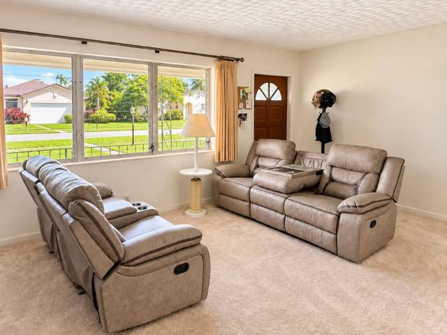 2 of 14 - 110 Se 3rd Avenue, Boynton Beach, FL