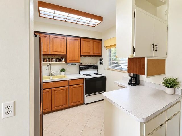 5 of 14 - 110 Se 3rd Avenue, Boynton Beach, FL