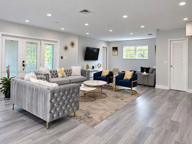4 of 60 - 1711 N 50th Avenue, Hollywood, FL