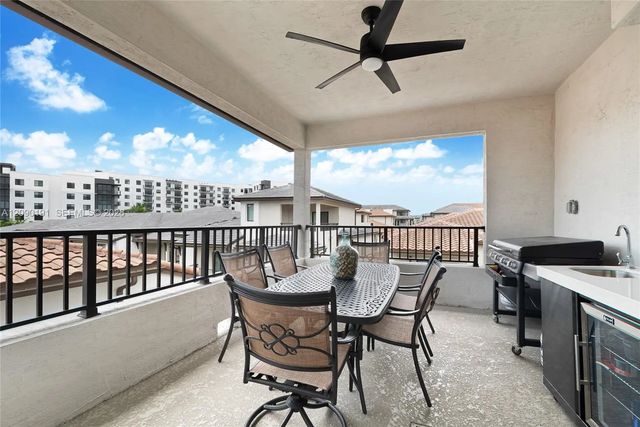 4 of 30 - 4605 Nw 83rd Path, Doral, FL