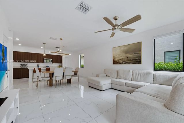 5 of 30 - 4605 Nw 83rd Path, Doral, FL