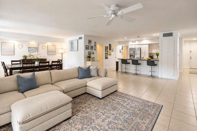 2 of 30 - 15528 Braemar Court, Miami Lakes, FL
