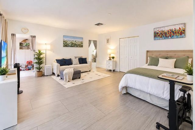 4 of 30 - 15528 Braemar Court, Miami Lakes, FL