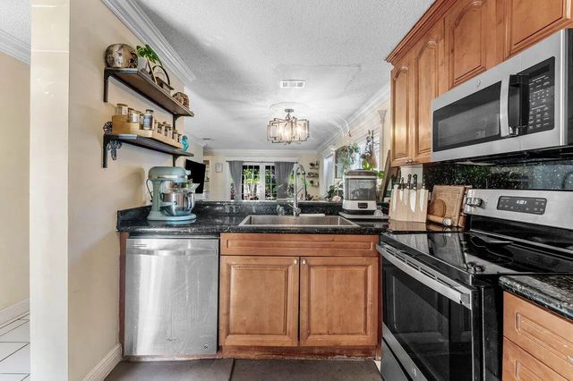 5 of 30 - 105 Plumage Lane, West Palm Beach, FL