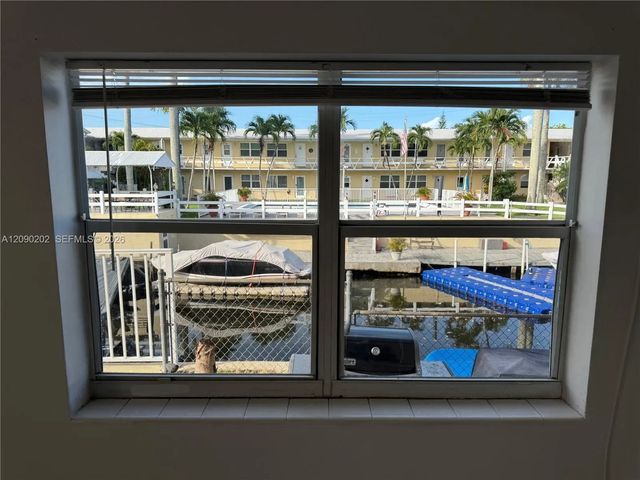 1765 Venice Lane #4e, North Miami