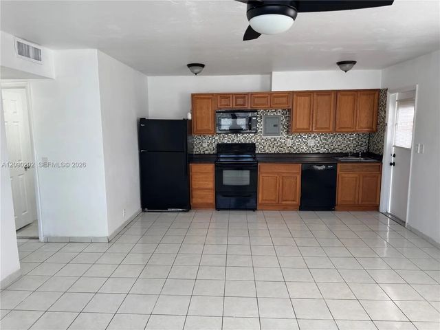 5 of 43 - 1765 Venice Lane #4e, North Miami, FL