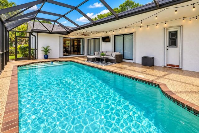 4 of 37 - 7007 Nw 40th Place, Coral Springs, FL