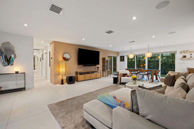 4 of 59 - 2000 Coral Gardens Drive, Wilton Manors, FL