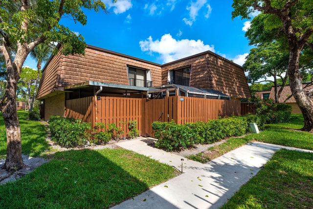 5 of 39 - 2205 22nd Lane, Greenacres, FL