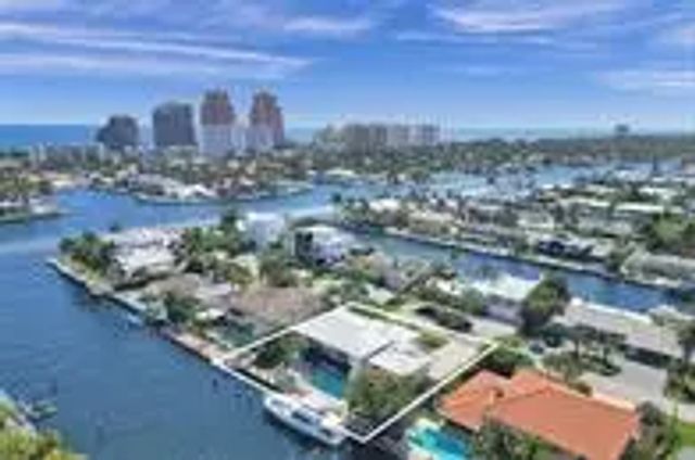 2 of 4 - 2875 Ne 25th Court, Fort Lauderdale, FL