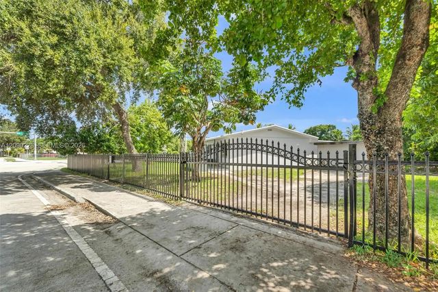 3 of 41 - 1700 Nw 131st Street, Miami, FL