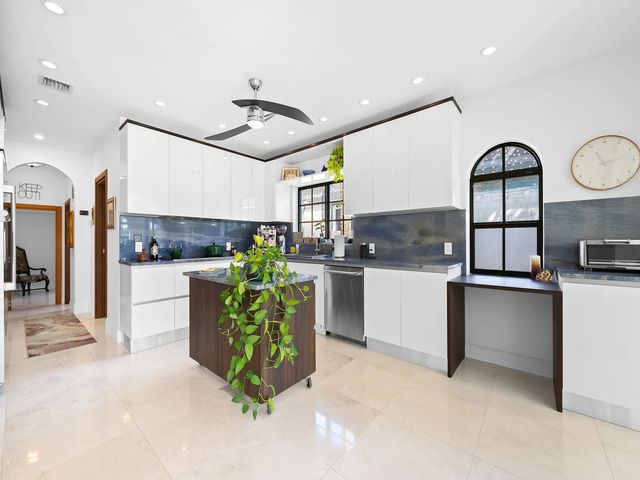 2 of 39 - 80 Se Olive Way, Boca Raton, FL