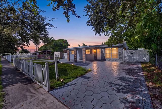 2 of 29 - 730 N 64th Avenue, Hollywood, FL