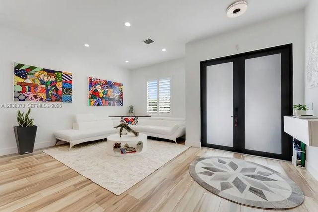 2 of 32 - 14601 Sw 18th Street, Miami, FL
