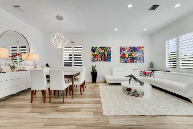 3 of 32 - 14601 Sw 18th Street, Miami, FL