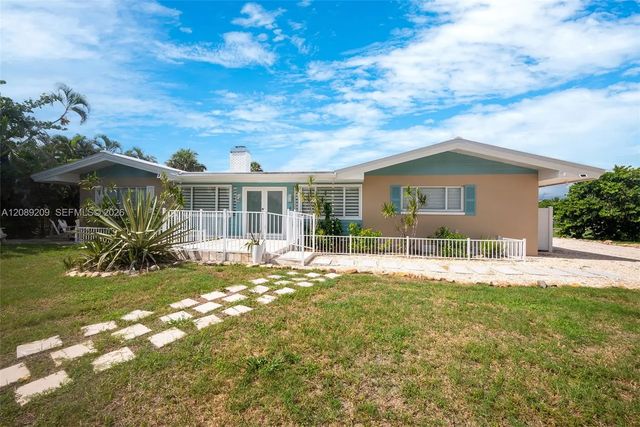 2 of 56 - 5885 Pine Tree, , FL