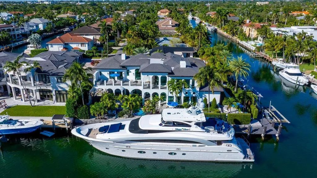 2457 Ne 26th Street, Lighthouse Point