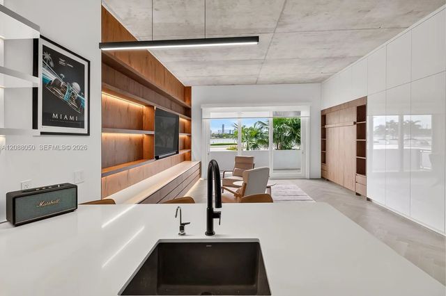 5 of 60 - 1000 West Avenue #bs101, Miami Beach, FL