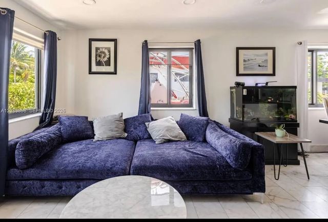 3 of 14 - 961 Ne 155th Terrace, North Miami Beach, FL
