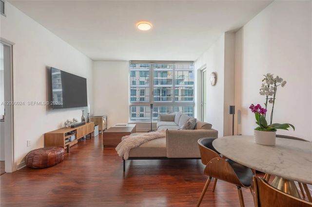 2 of 9 - 300 S Biscayne Boulevard #t-3504, Miami, FL