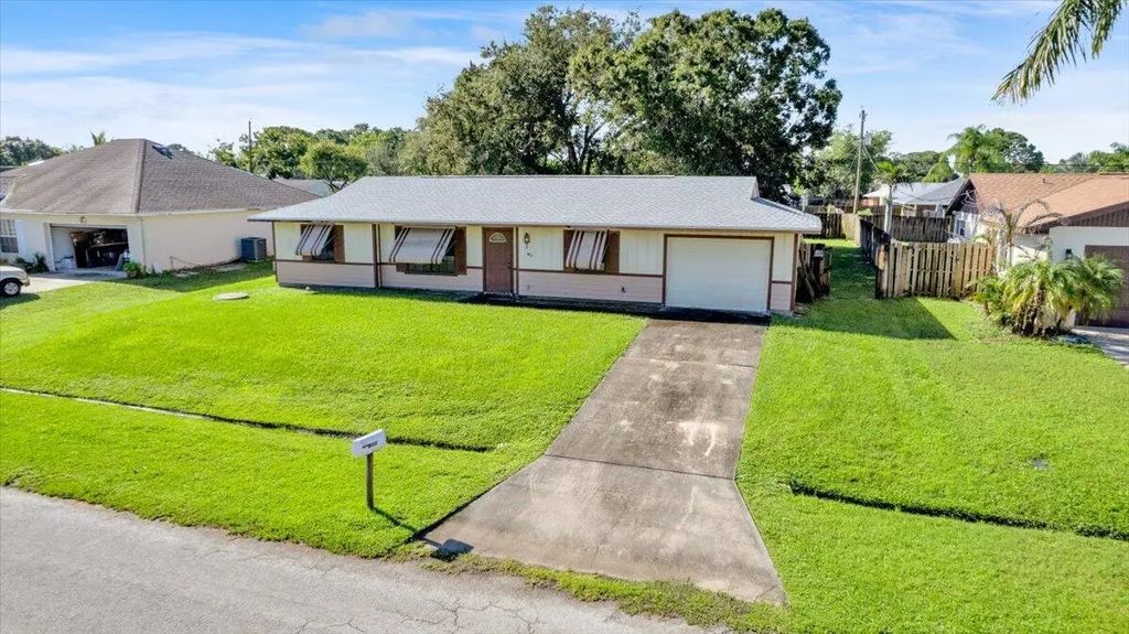 412 Se Dalva Avenue, Port St. Lucie