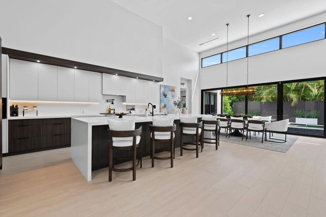4 of 40 - 2424 Ne 27th Avenue, Fort Lauderdale, FL