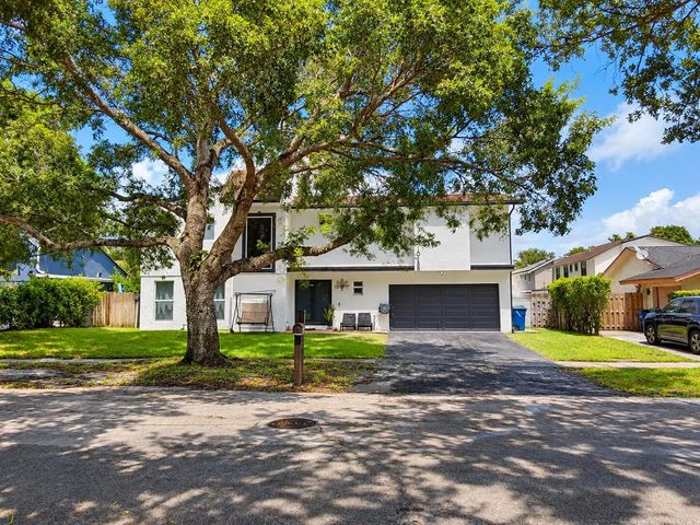 3 of 24 - 10165 Sw 53rd Street, Cooper City, FL