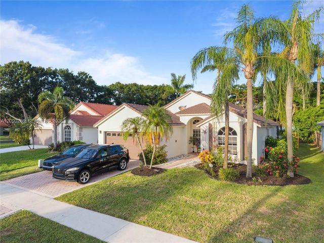 3 of 49 - 1971 Oak Berry Circle, Wellington, FL