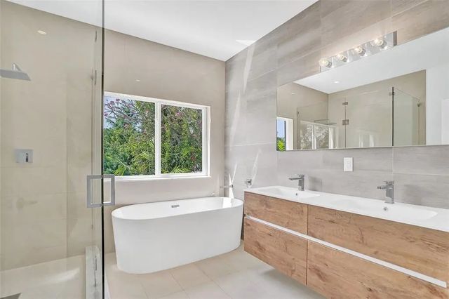 5 of 28 - 815 Ne 17th Avenue #5, Fort Lauderdale, FL