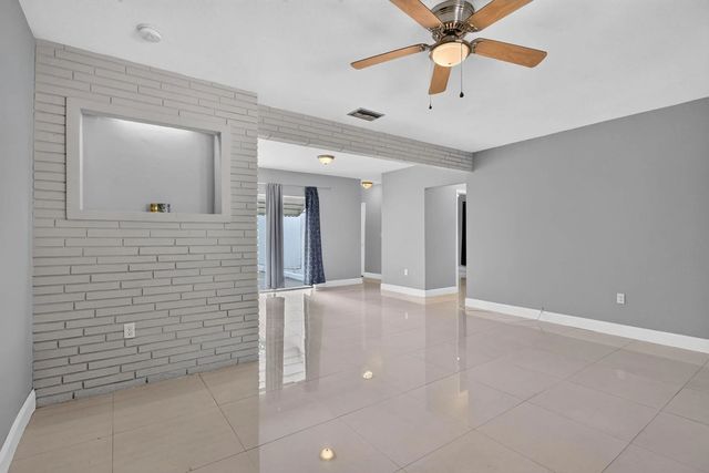 5 of 42 - 7571 Lasalle Boulevard, Miramar, FL
