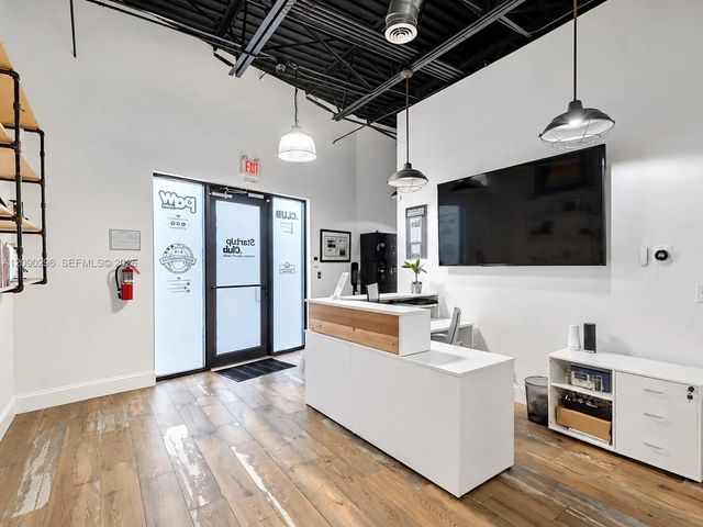 3 of 22 - 701 N Andrews Avenue, Fort Lauderdale, FL
