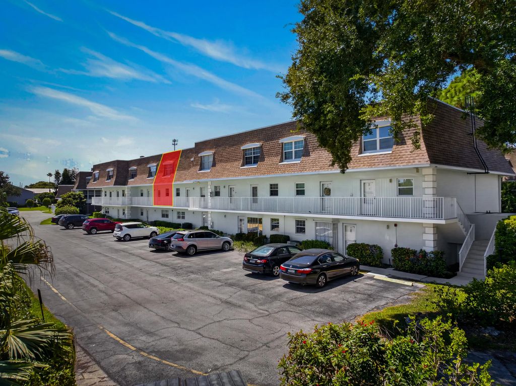 1901 Indian River Boulevard #c207, Vero Beach