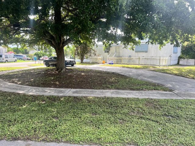 5385 Elaine Circle, West Palm Beach