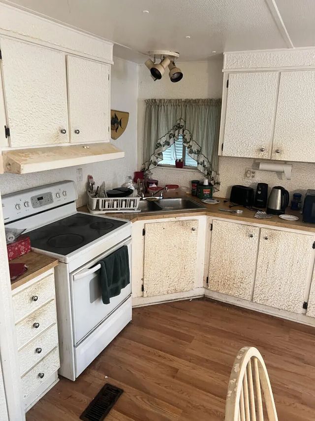 2 of 9 - 5385 Elaine Circle, West Palm Beach, FL