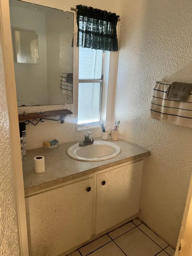 3 of 9 - 5385 Elaine Circle, West Palm Beach, FL