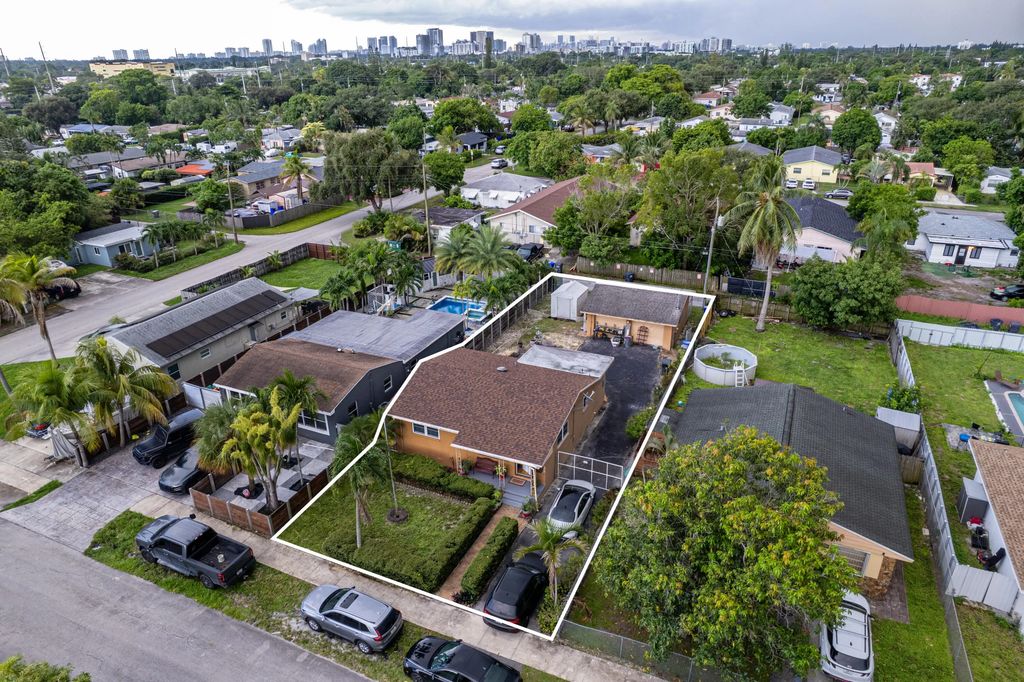 2310 Scott Street, Hollywood