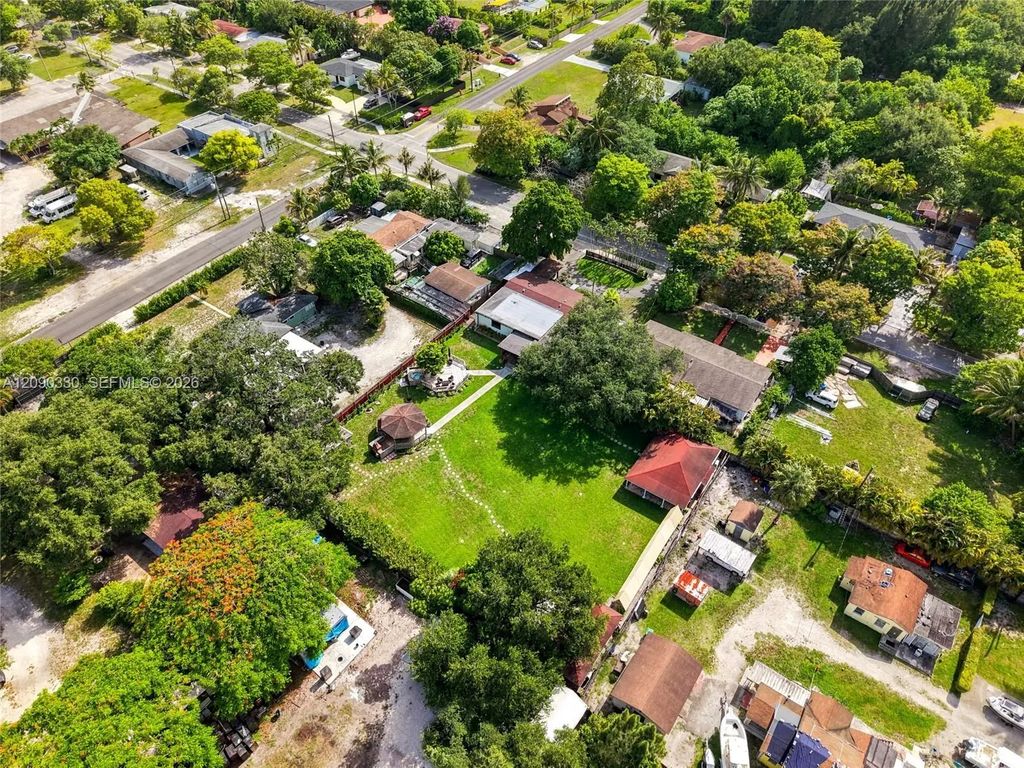 15425 N Miami Avenue, Miami