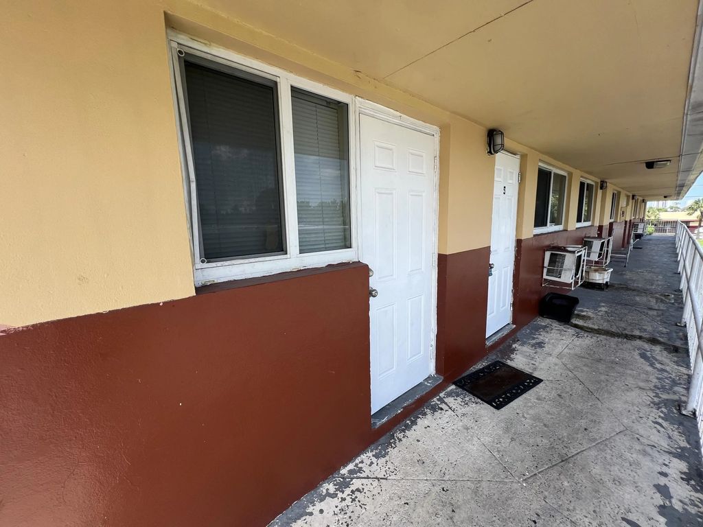 800 Nw 11th Avenue #5, Fort Lauderdale