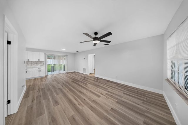 3 of 36 - 2557 Se Robin Circle, Port St. Lucie, FL