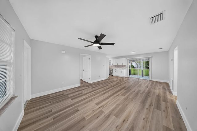 4 of 36 - 2557 Se Robin Circle, Port St. Lucie, FL