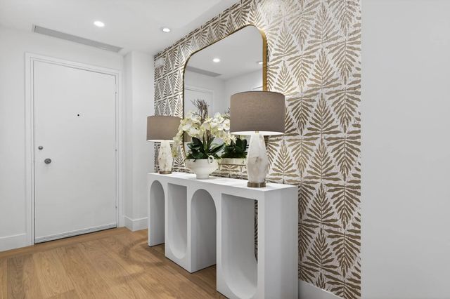 3 of 30 - 100 Royal Palm Way #d2, Palm Beach, FL