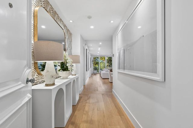 4 of 30 - 100 Royal Palm Way #d2, Palm Beach, FL