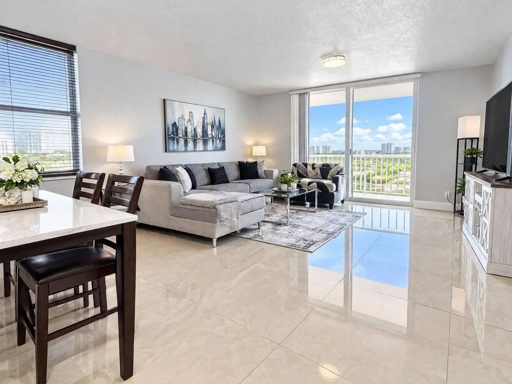427 Golden Isles Drive #10d, Hallandale Beach