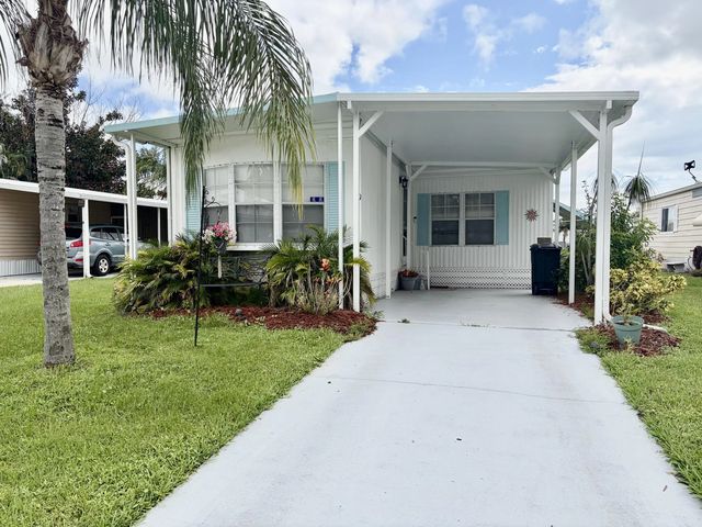10 La Paloma Lane, Port St. Lucie