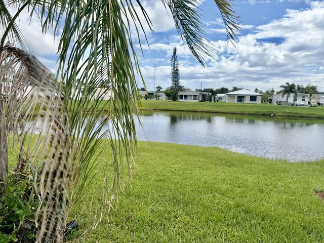 5 of 49 - 10 La Paloma Lane, Port St. Lucie, FL