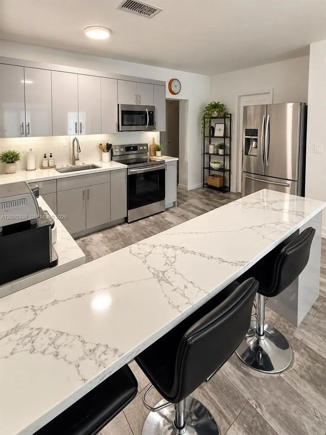 3 of 7 - 300 Sw 69th Avenue, Miami, FL