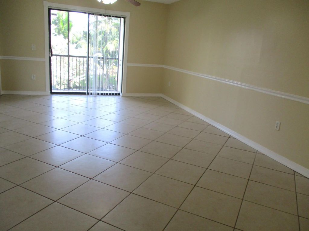 9389 Nw 1st Court #201, Pembroke Pines