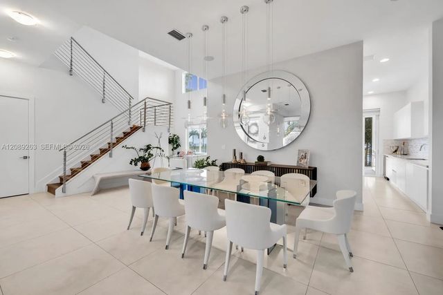 3 of 25 - 10250 Nw 75th Terrace, Doral, FL
