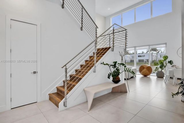 5 of 25 - 10250 Nw 75th Terrace, Doral, FL